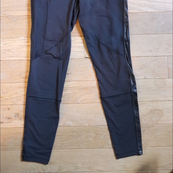 Reebok - Picture 4 of 4